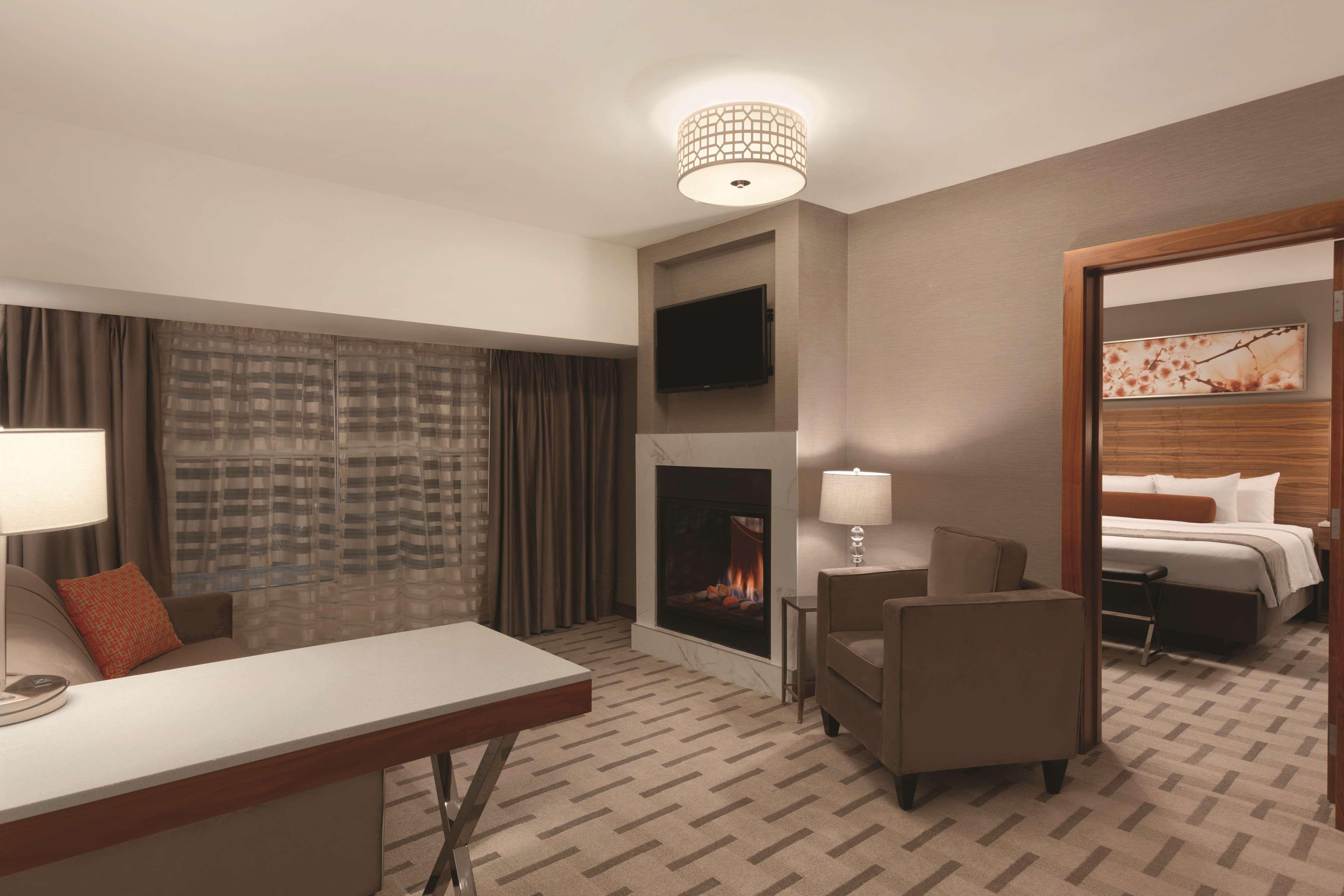 Radisson Hotel & Conference Centre Calgary Airport Екстер'єр фото