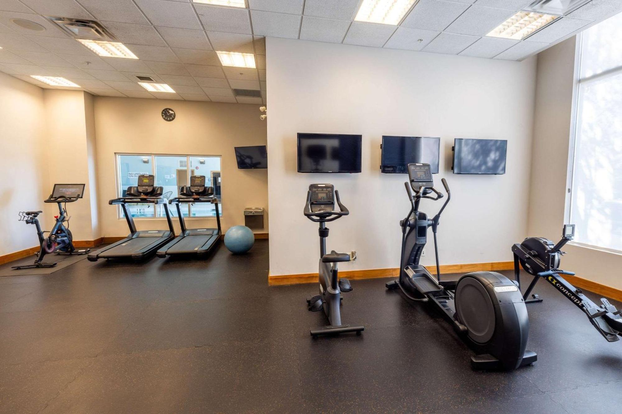Radisson Hotel & Conference Centre Calgary Airport Екстер'єр фото